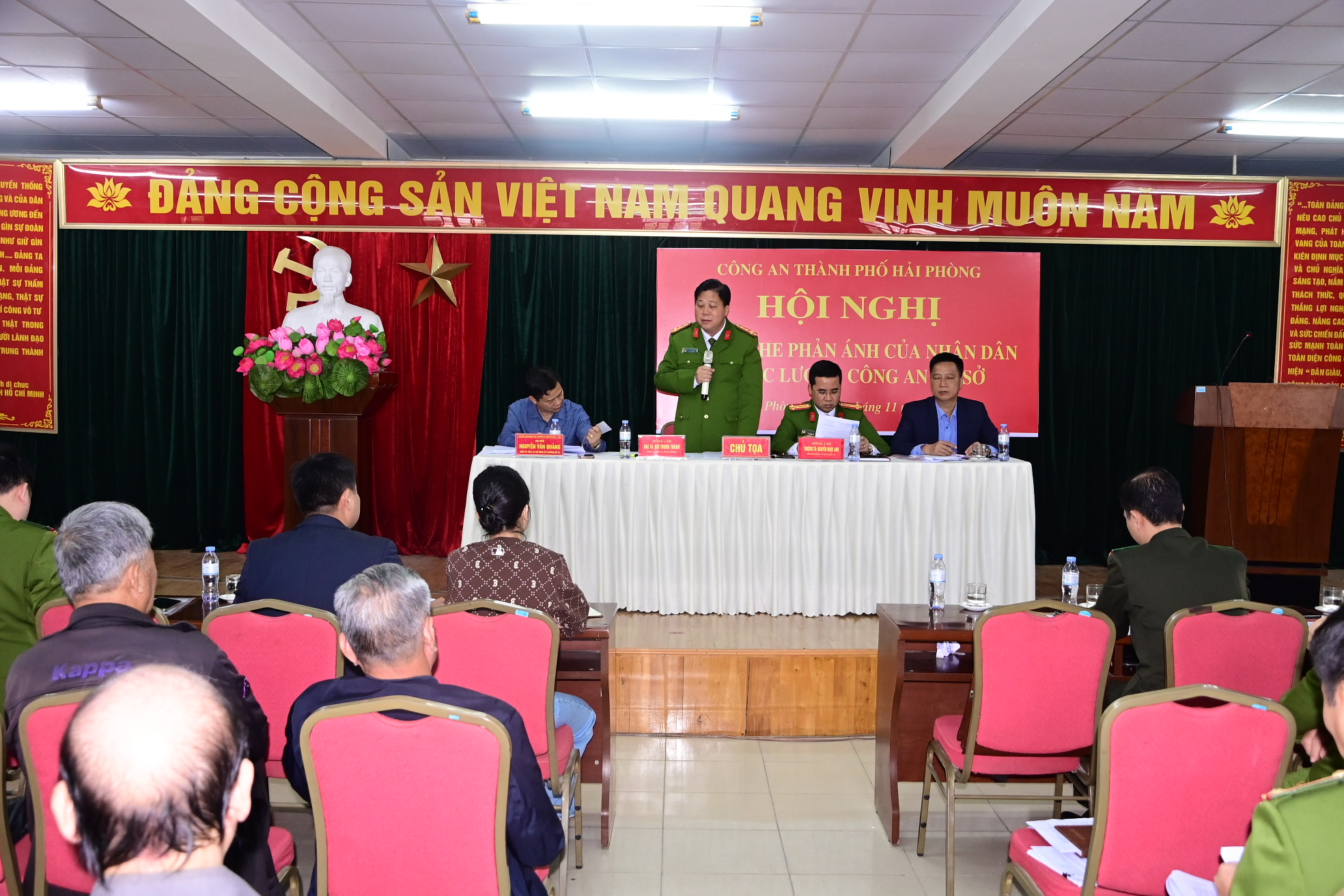 Lắng nghe ý kiến Nhân dân về lực lượng Công an tại phường Cát Bi (Hải An)